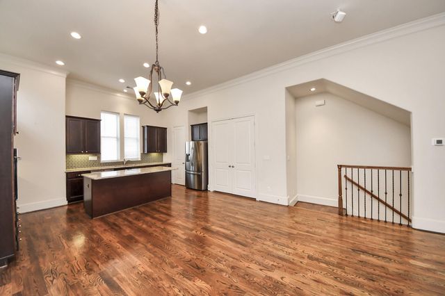 2061 Fannin Station N, Houston, TX 77045