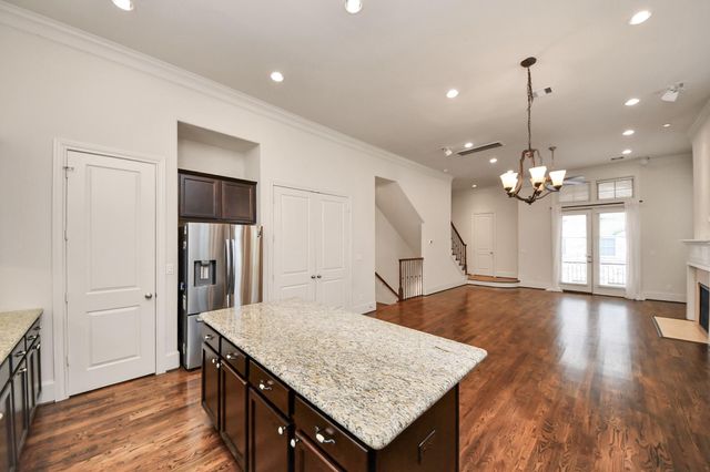 2061 Fannin Station N, Houston, TX 77045
