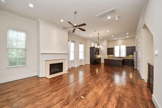 2061 Fannin Station N, Houston, TX 77045