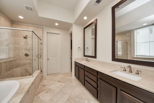 2061 Fannin Station N, Houston, TX 77045