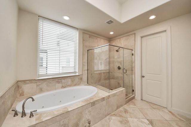 2061 Fannin Station N, Houston, TX 77045