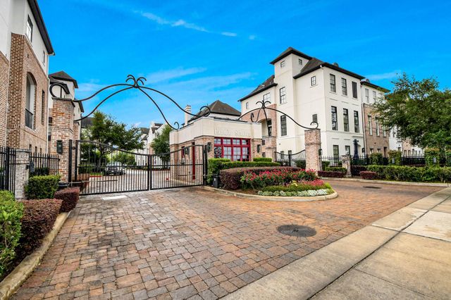 2061 Fannin Station N, Houston, TX 77045