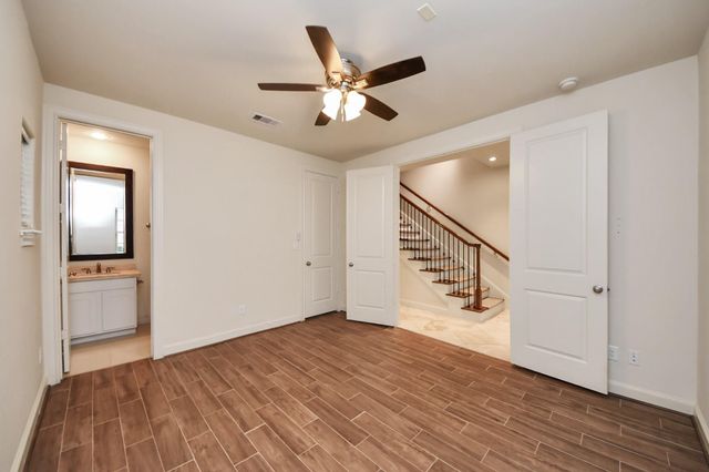 2061 Fannin Station N, Houston, TX 77045