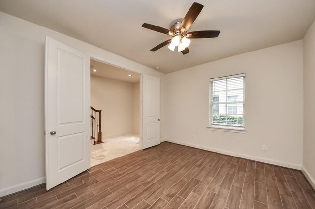 2061 Fannin Station N, Houston, TX 77045