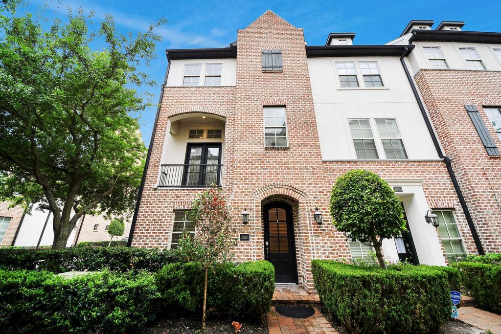 2061 Fannin Station N, Houston, TX 77045