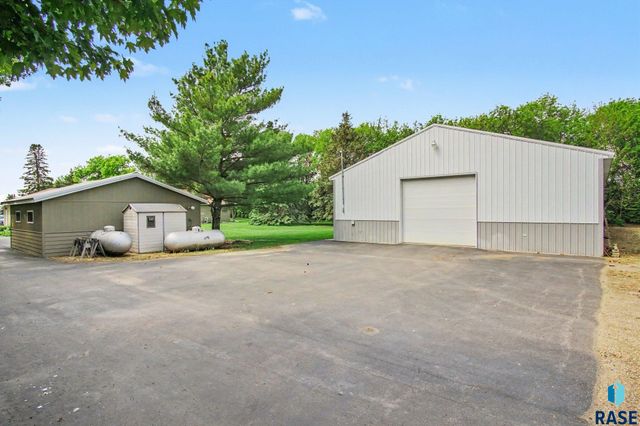 47852 273rd St Street, Harrisburg, SD 57032