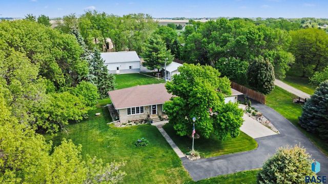 47852 273rd St Street, Harrisburg, SD 57032