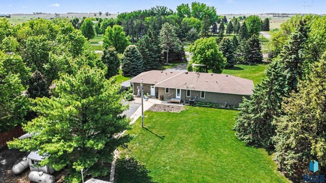 47852 273rd St Street, Harrisburg, SD 57032