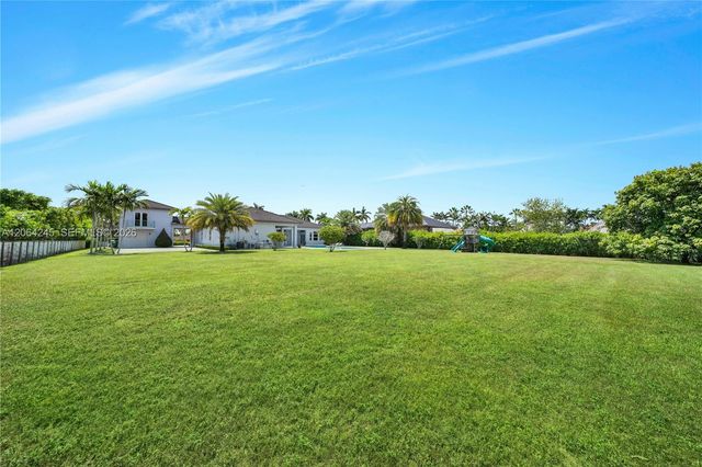411 NW 125th Ave, Miami, FL 33182