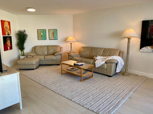 3560 S OCEAN Boulevard 306, South Palm Beach, FL 33480