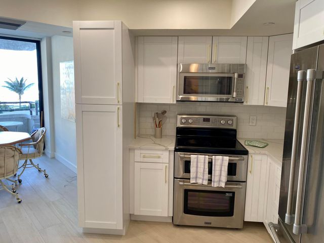 3560 S OCEAN Boulevard 306, South Palm Beach, FL 33480
