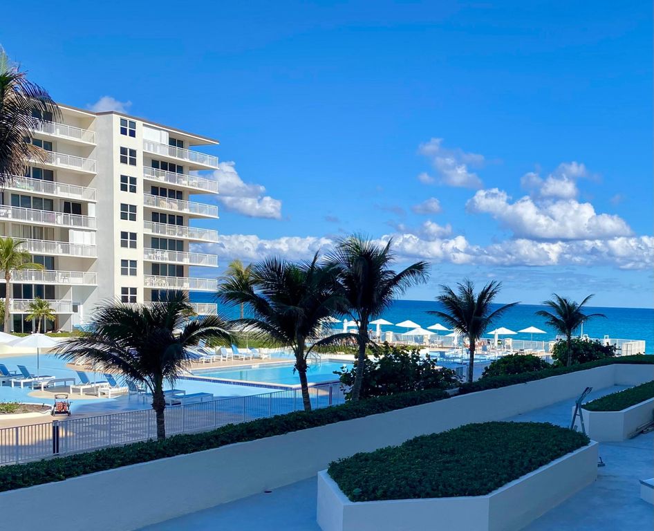3560 S OCEAN Boulevard 306, South Palm Beach, FL 33480