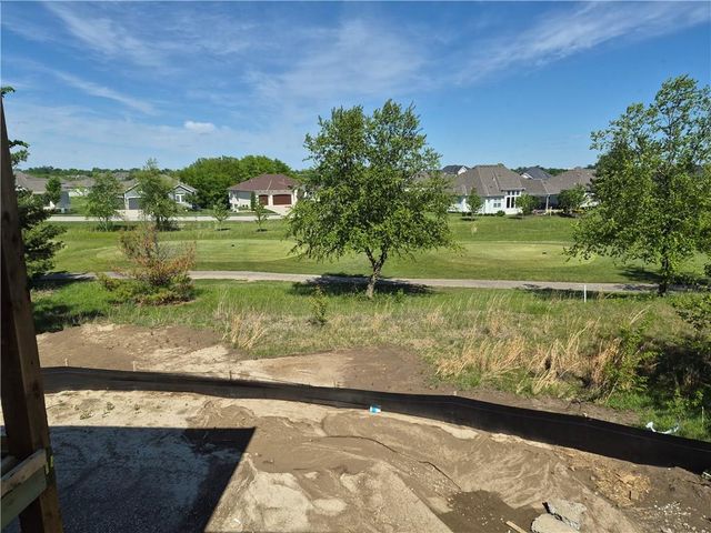 4453 Tee Box Drive, Basehor, KS 66007