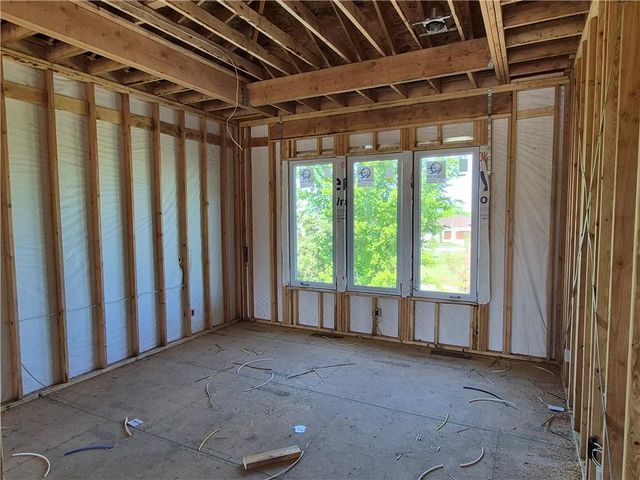 4453 Tee Box Drive, Basehor, KS 66007