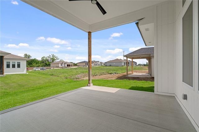 4453 Tee Box Drive, Basehor, KS 66007