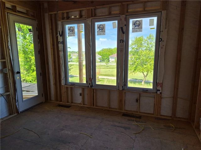 4453 Tee Box Drive, Basehor, KS 66007