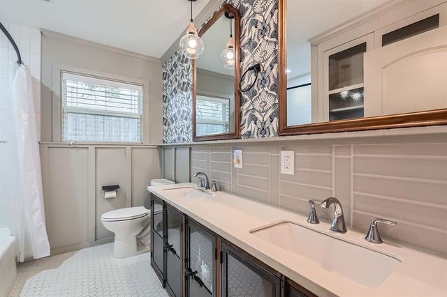 1713 Mariposa DR, Austin, TX 78741