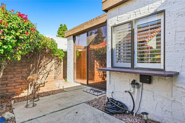 2367 S Gene Autry B, Palm Springs, CA 92264