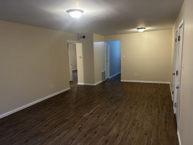 8333 S Maryland Avenue 101, Chicago, IL 60619