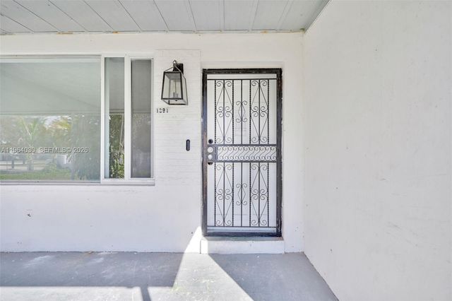 1391 NW 102nd St 1391, Miami, FL 33147