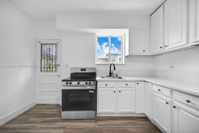 1391 NW 102nd St 1391, Miami, FL 33147