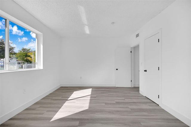 1391 NW 102nd St 1391, Miami, FL 33147