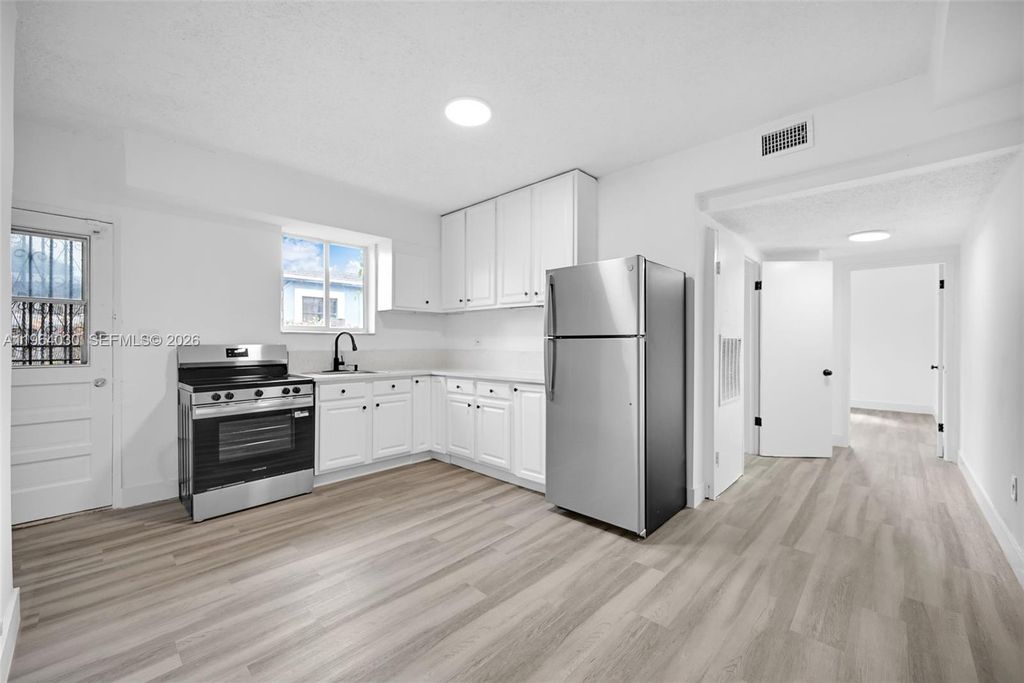 1391 NW 102nd St 1391, Miami, FL 33147