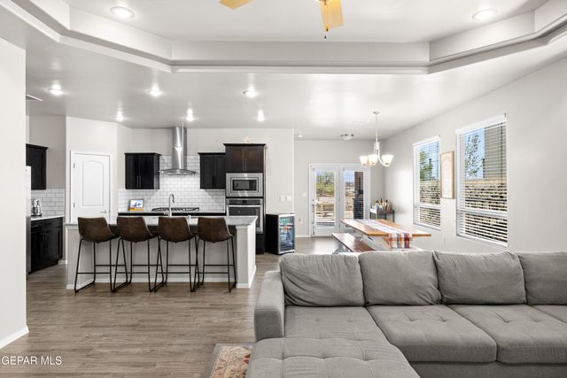 12401 KNIGHTSBRIDGE Drive, Horizon City, TX 79928