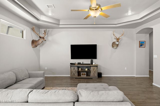 12401 KNIGHTSBRIDGE Drive, Horizon City, TX 79928