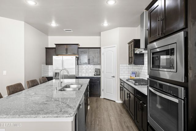 12401 KNIGHTSBRIDGE Drive, Horizon City, TX 79928