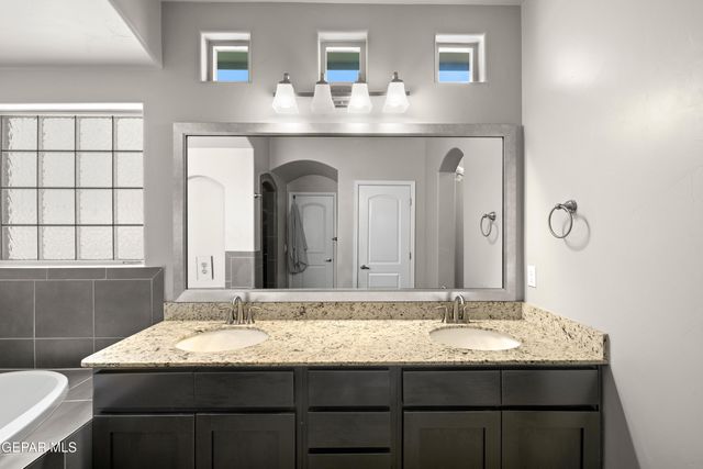 12401 KNIGHTSBRIDGE Drive, Horizon City, TX 79928