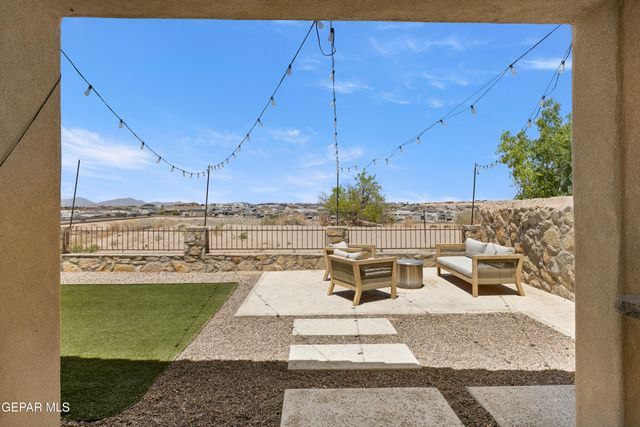 12401 KNIGHTSBRIDGE Drive, Horizon City, TX 79928