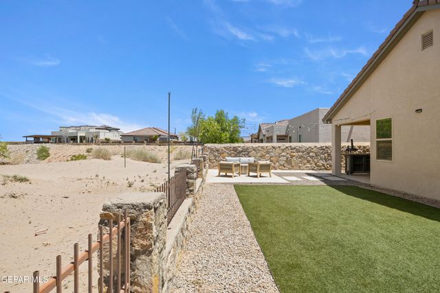 12401 KNIGHTSBRIDGE Drive, Horizon City, TX 79928