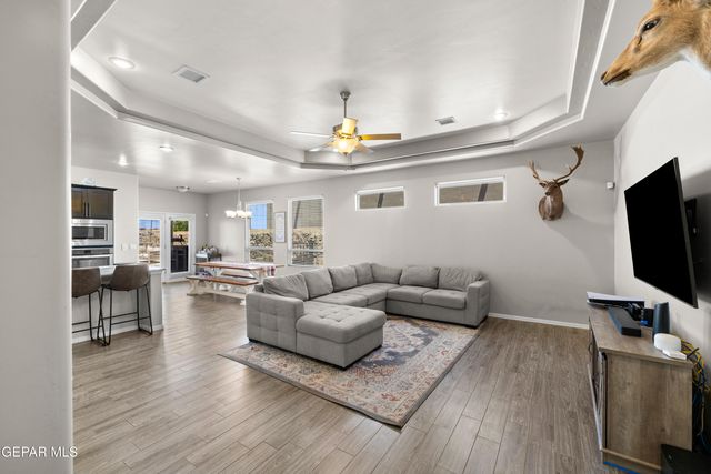 12401 KNIGHTSBRIDGE Drive, Horizon City, TX 79928