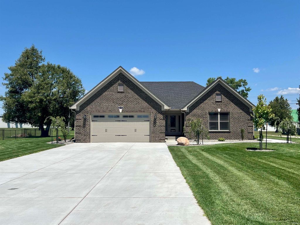 814 W Washington Street, Monticello, IN 47960