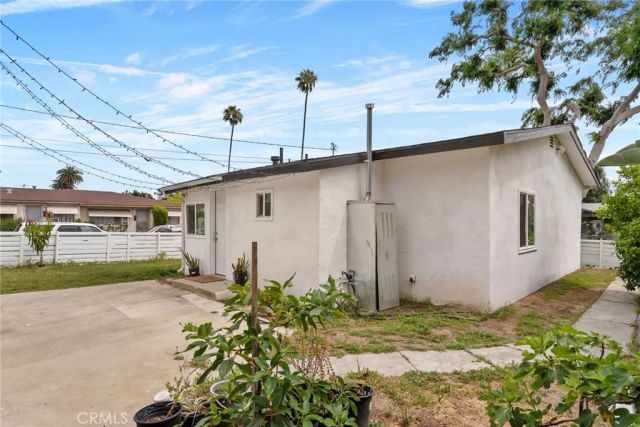 301 W 1st, La Habra, CA 90631