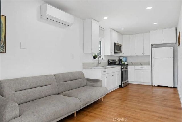 301 W 1st, La Habra, CA 90631