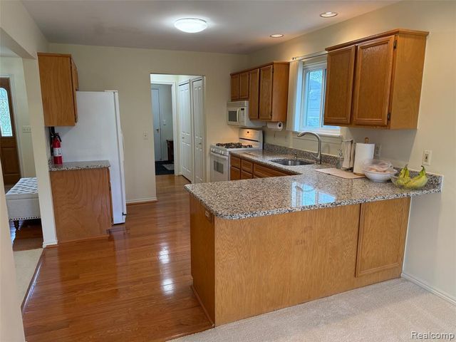 51367 D W Seaton Drive, New Baltimore, MI 48047
