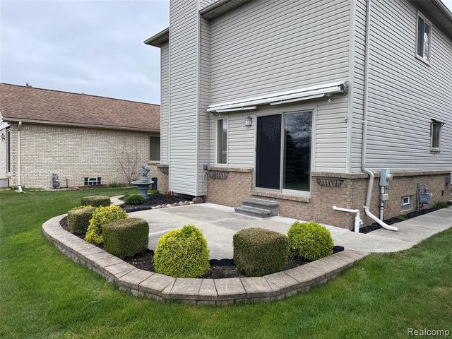 51367 D W Seaton Drive, New Baltimore, MI 48047