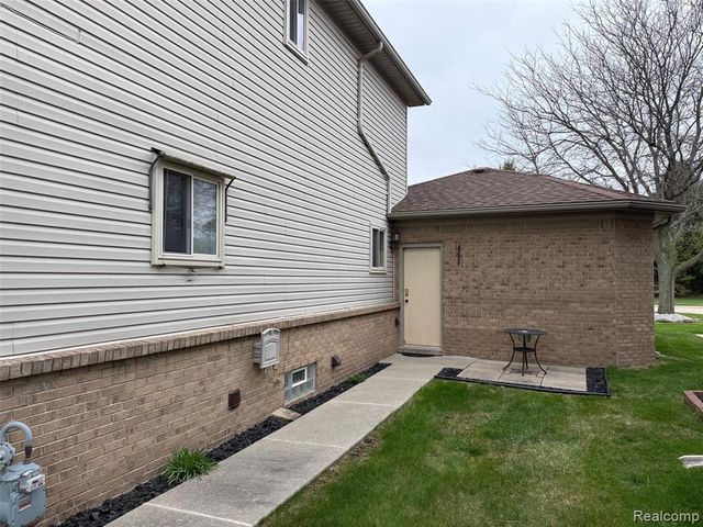 51367 D W Seaton Drive, New Baltimore, MI 48047