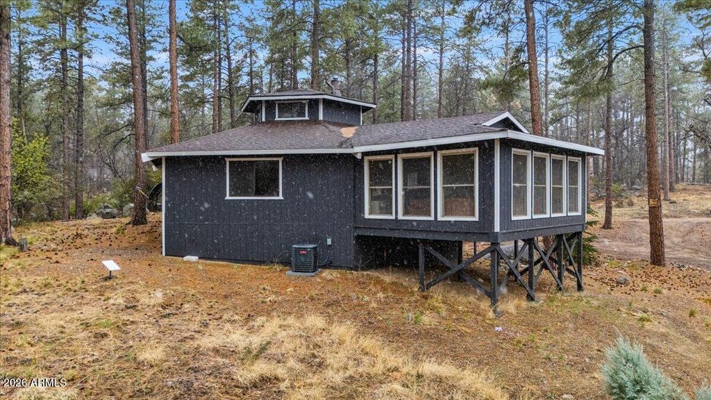 Image 9 of property listing at 5979 W DEARING Road, Prescott, AZ 86305