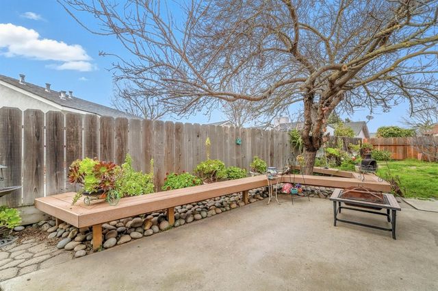 2821 Messenger Ct, Turlock, CA 95382