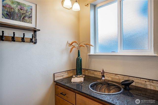 1326 4th Street, Blaine, WA 98230