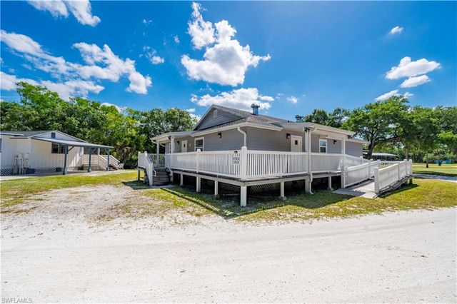 8806 SW Start Center ST, Arcadia, FL 34269