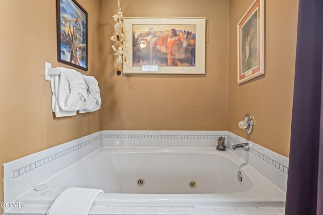 3226 Priscilla Heights Lane, Sevierville, TN 37862