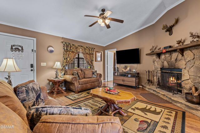 3226 Priscilla Heights Lane, Sevierville, TN 37862