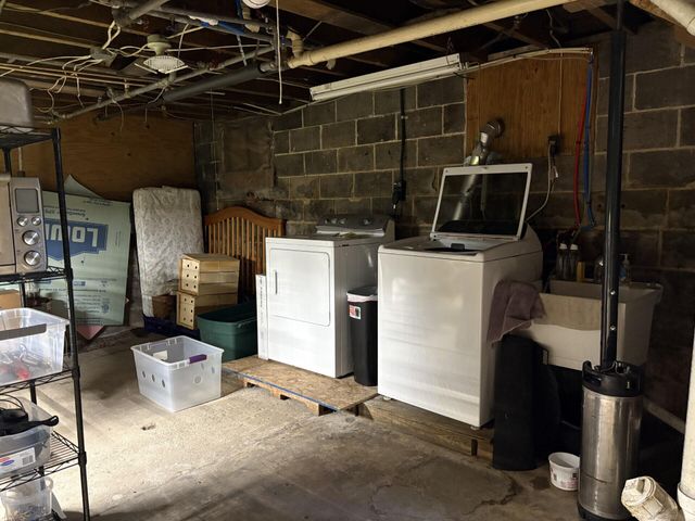 122 W State Street, Scottville, MI 49454