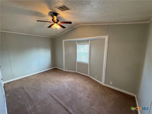 95 Hunters Circle, Victoria, TX 77905