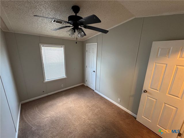 95 Hunters Circle, Victoria, TX 77905