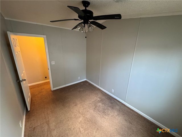 95 Hunters Circle, Victoria, TX 77905